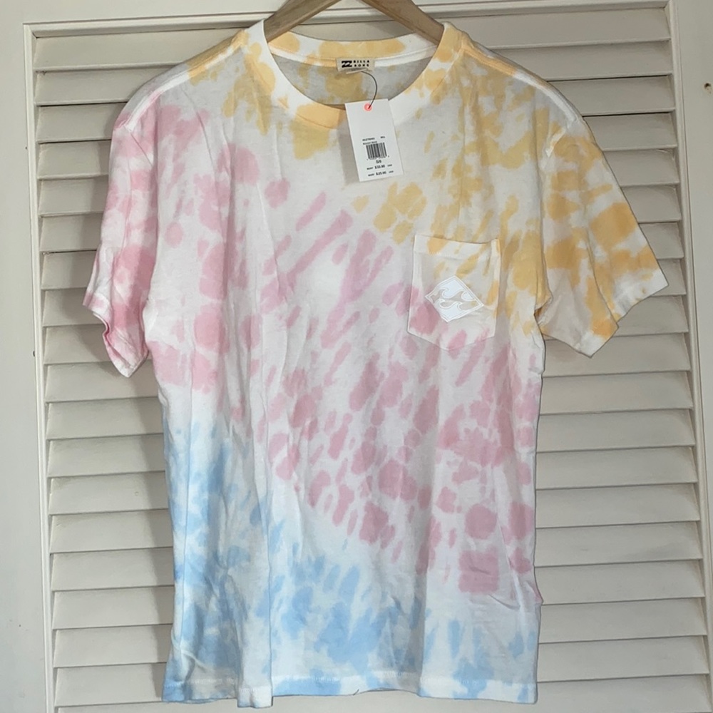 NWT Billabong T
